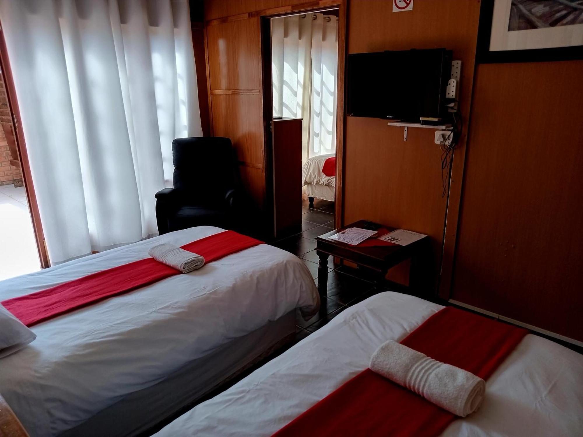 Sunrose Group Of Guesthouses Gariepdam Esterno foto